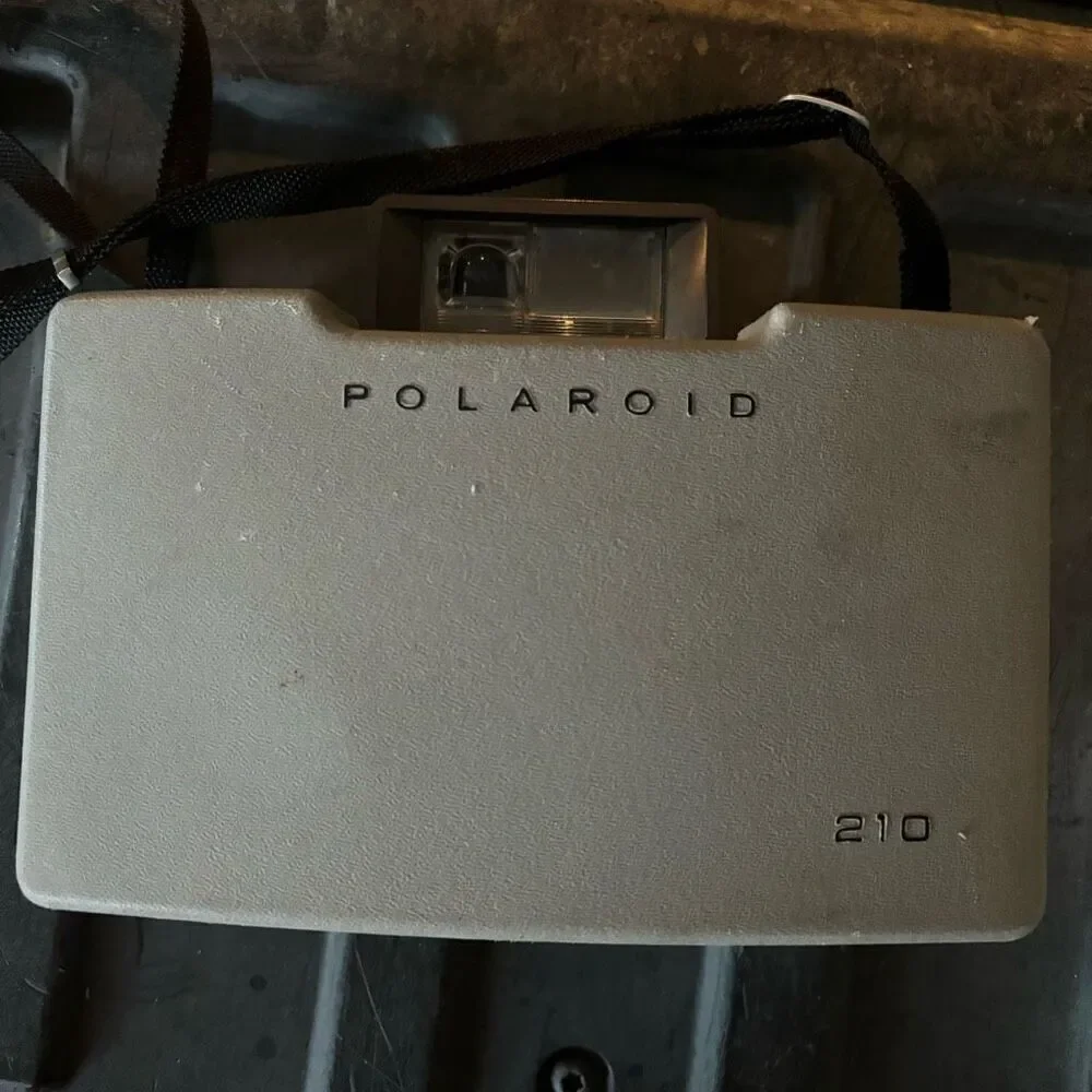 Polaroid 210 Land Camera *Not Tested*